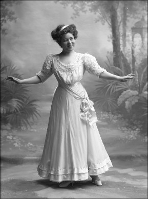 Emma Meissner i "En valsdröm" av Oscar Straus på Oscarsteatern 1908. Bildkälla: Musikverket. 78 SAM 0296.