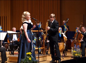 Eva Magnusson och Bo Grönberg i Västerås Konserthus. Bild EA Musik HB.