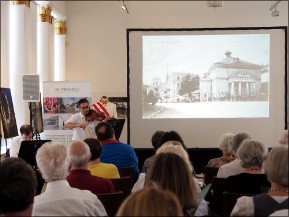 Dr. Teresa Hrdlicka: "Das kaiserliche Sommertheater in Bad Ischl". ISBN 978-3-643-51122-5. Bild: EA Musik HB.