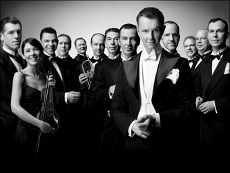 Max Raabe och Palast Orchester.