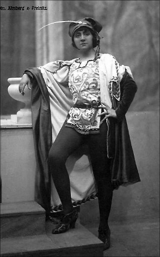 Naima Wifstrand i "Boccaccio" av Franz von Suppé. Oscarsteatern, Stockholm 1920.