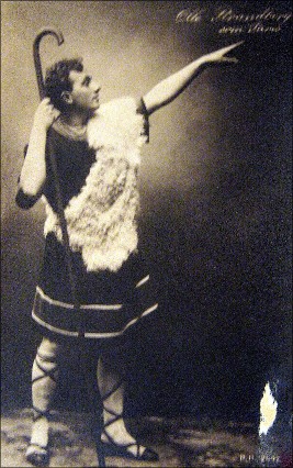 Olle Strandberg (1886-1971). "Paris" i "Sköna Helena". 78 SAM 0286.